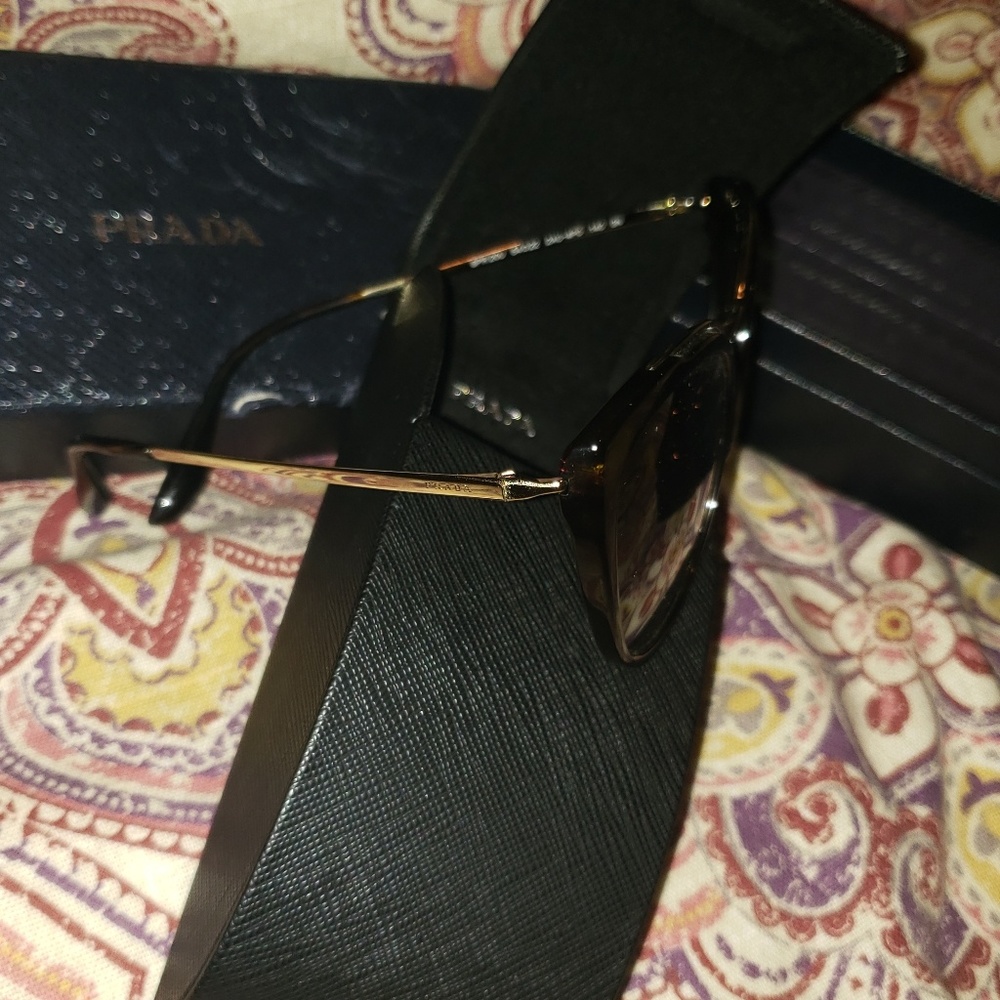 PRADA* 100%Authentic - Picture 2 of 8